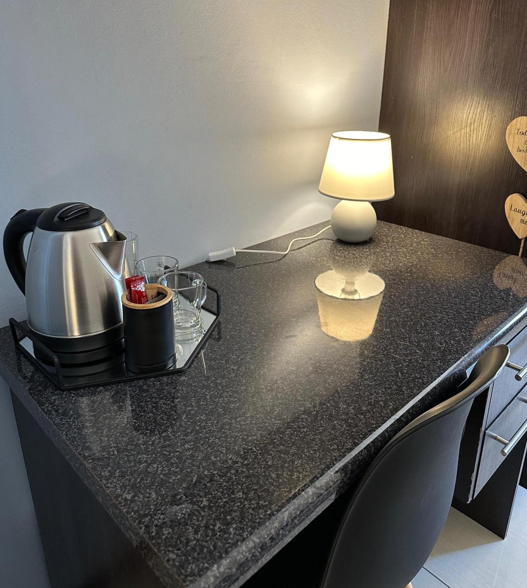 Cora'S Boutique Bed & Breakfast Swakopmund Rum bild